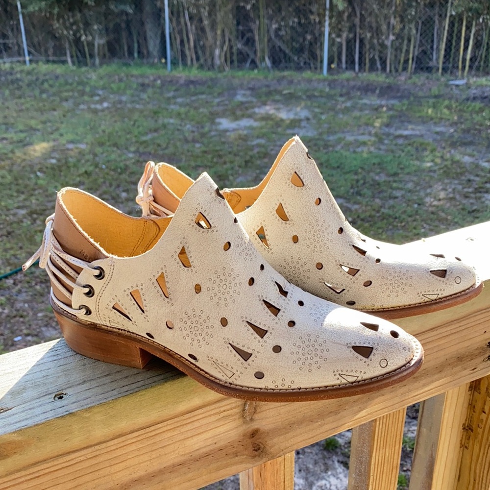 New Musse and Cloud booties